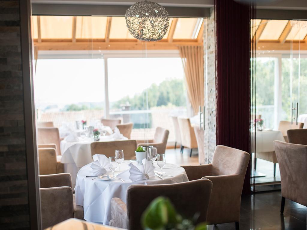 Design-Konferenzhotel & Restaurant Steinernes Schweinchen Kassel Buitenkant foto