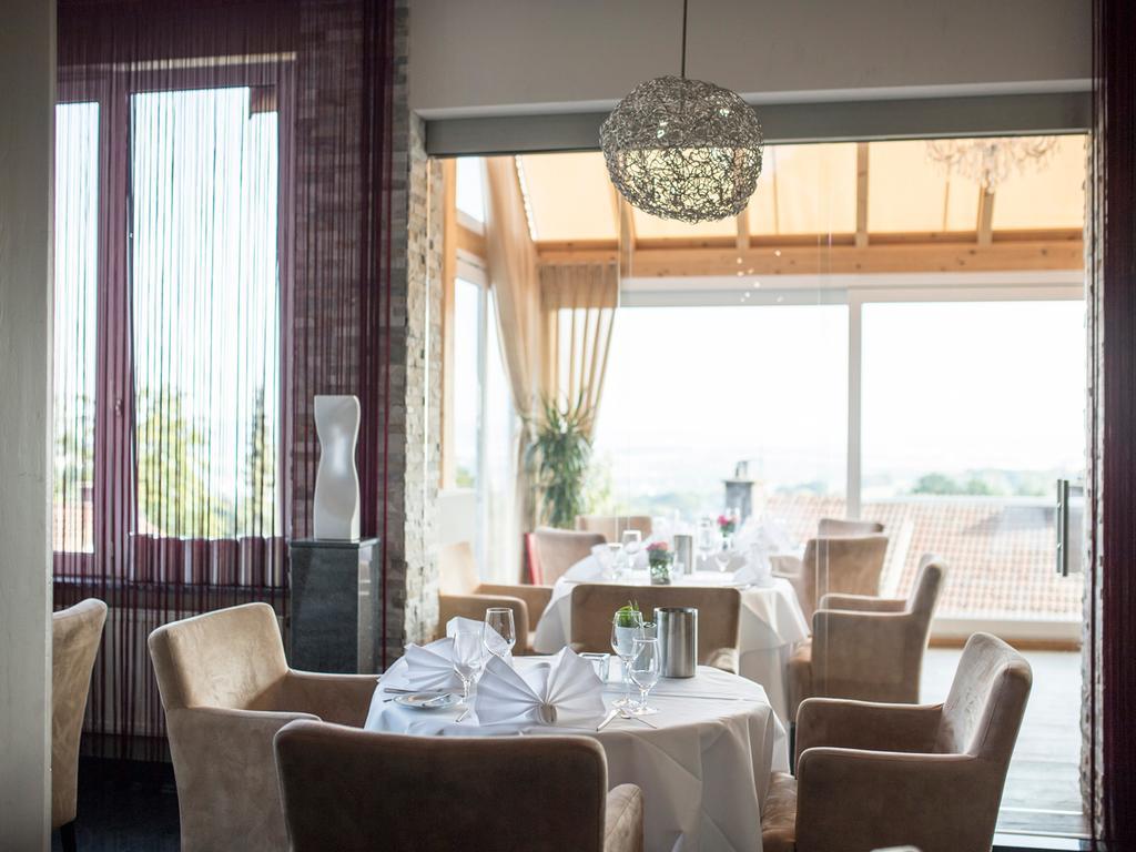 Design-Konferenzhotel & Restaurant Steinernes Schweinchen Kassel Buitenkant foto