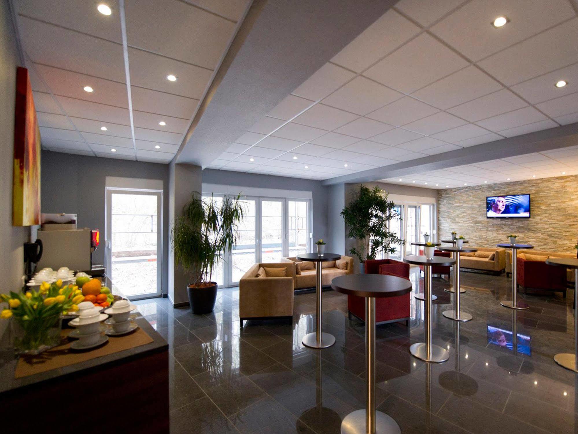 Design-Konferenzhotel & Restaurant Steinernes Schweinchen Kassel Buitenkant foto